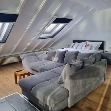 Ferienwohnung Am Rheinpark 엠메리흐 외부 사진