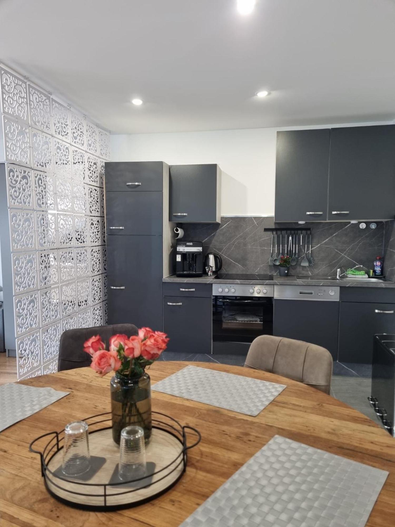 Ferienwohnung Am Rheinpark 엠메리흐 외부 사진
