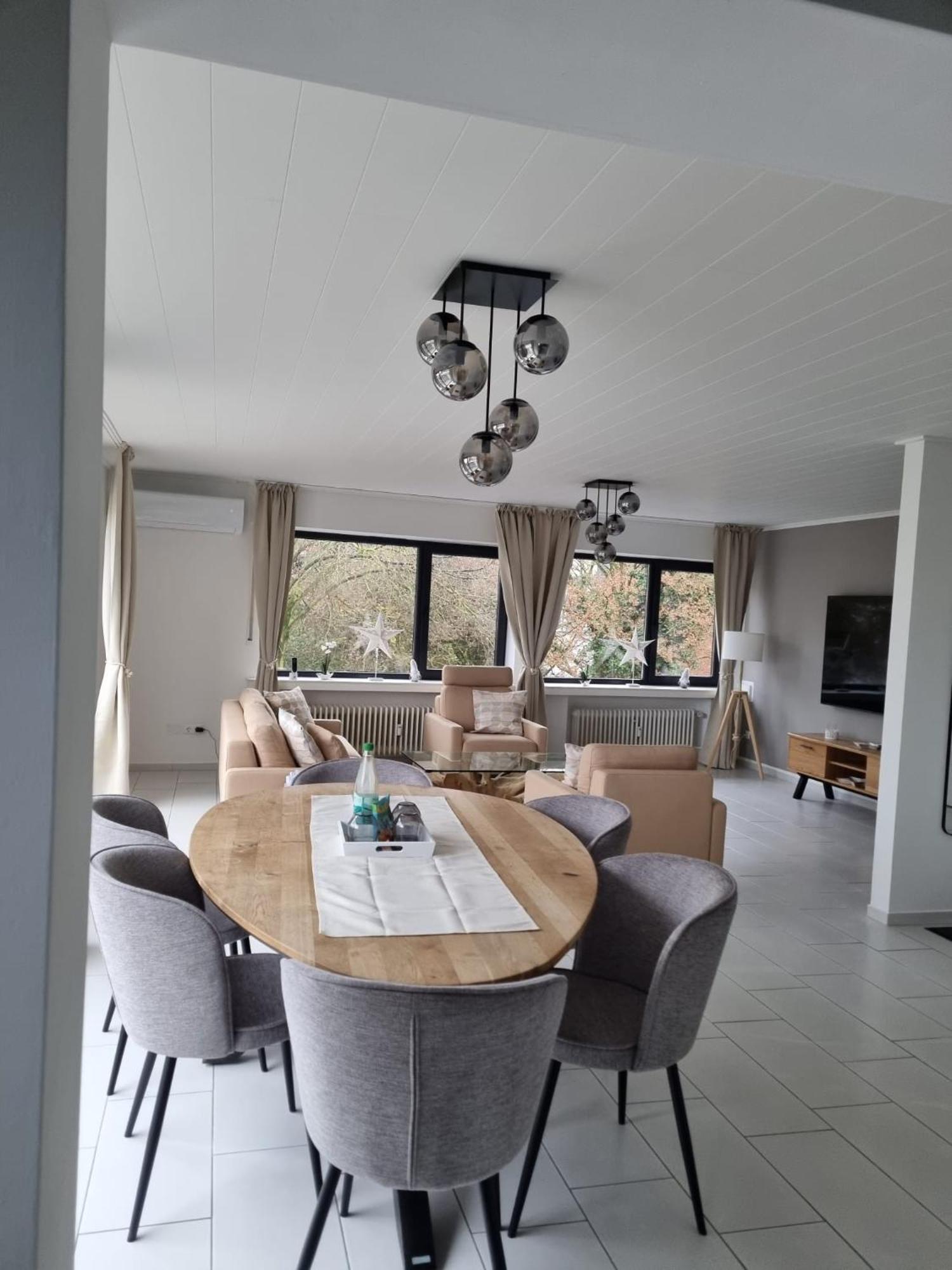 Ferienwohnung Am Rheinpark 엠메리흐 외부 사진
