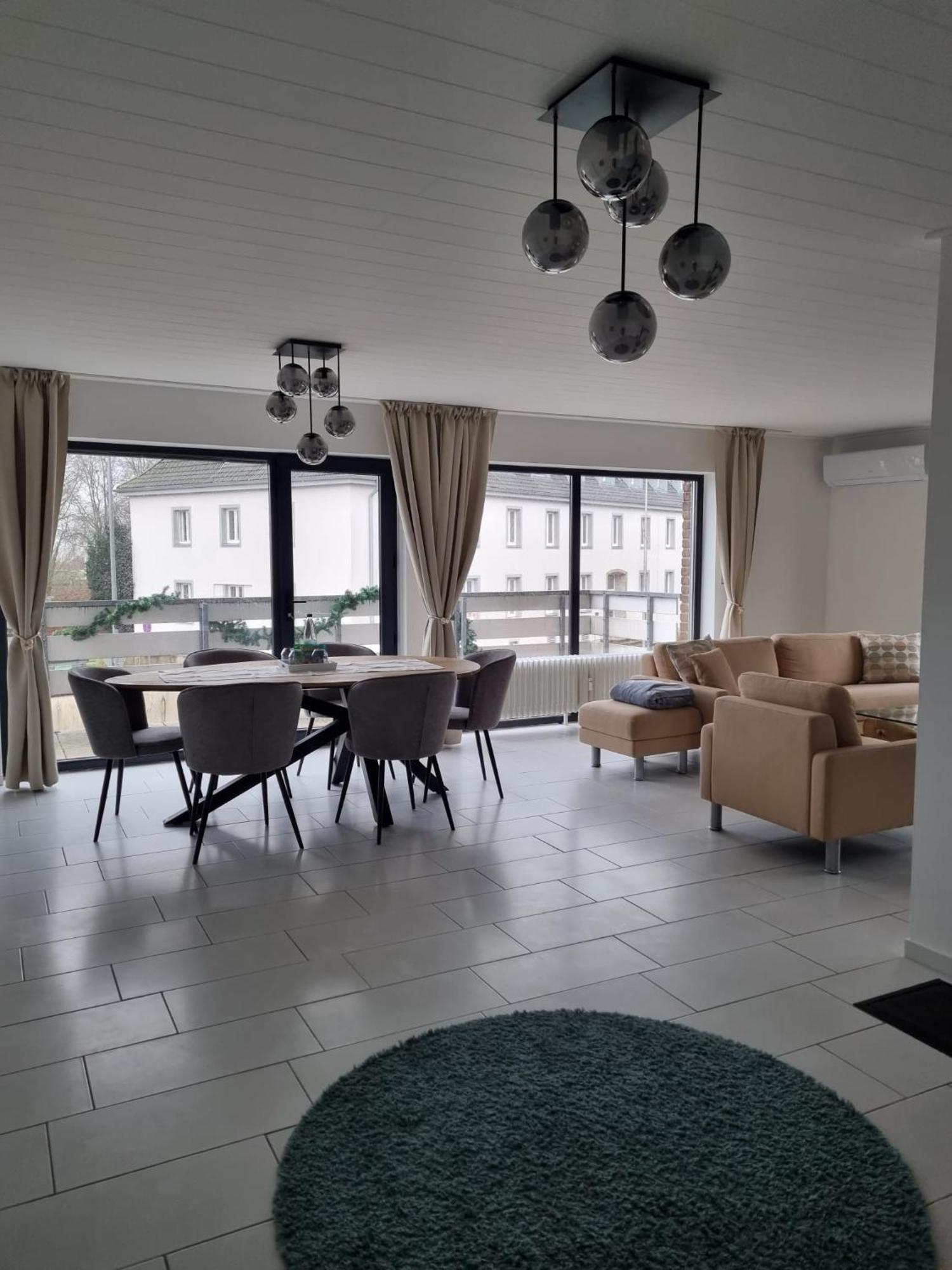 Ferienwohnung Am Rheinpark 엠메리흐 외부 사진